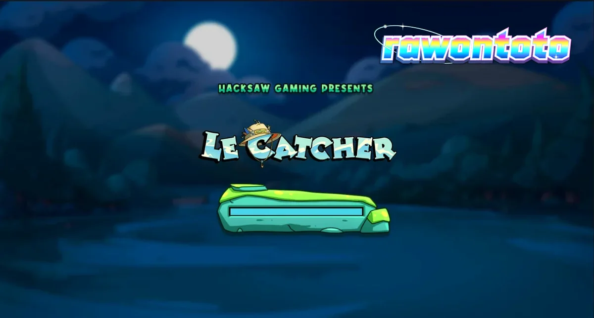 Rakun pemancing yang ceria dalam permainan slot Le Catcher dengan latar belakang danau malam hari.